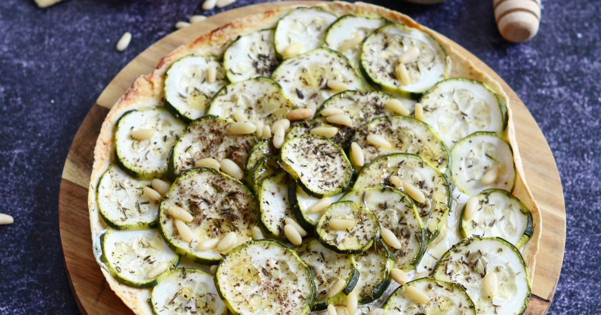 Pizza façon wrap aux courgettes, chèvre et miel